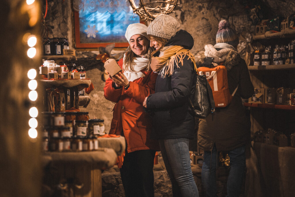 2022_APTGARDADOLOMITI_Inverno_MercatinoRango_0I1A2326 (1)